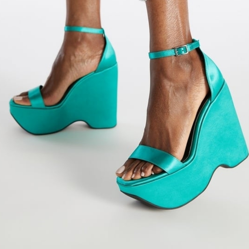 Shoe Dazzle Vibrant Teal Wedge Sandals
